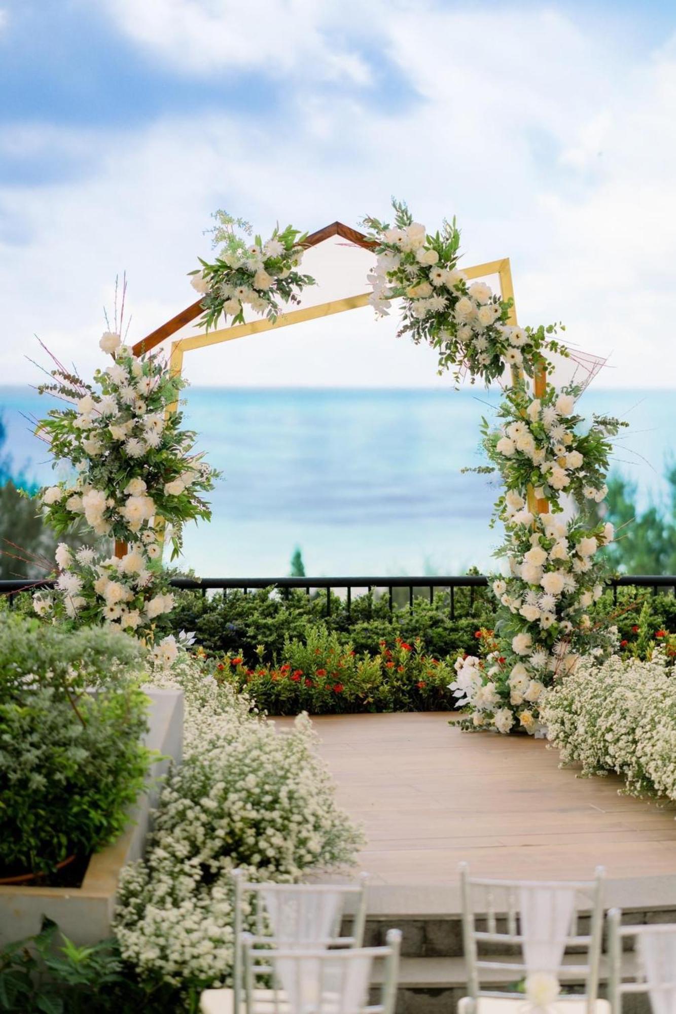 Vias Hotel Vung Tau - Transportation Included Екстериор снимка A wedding arch