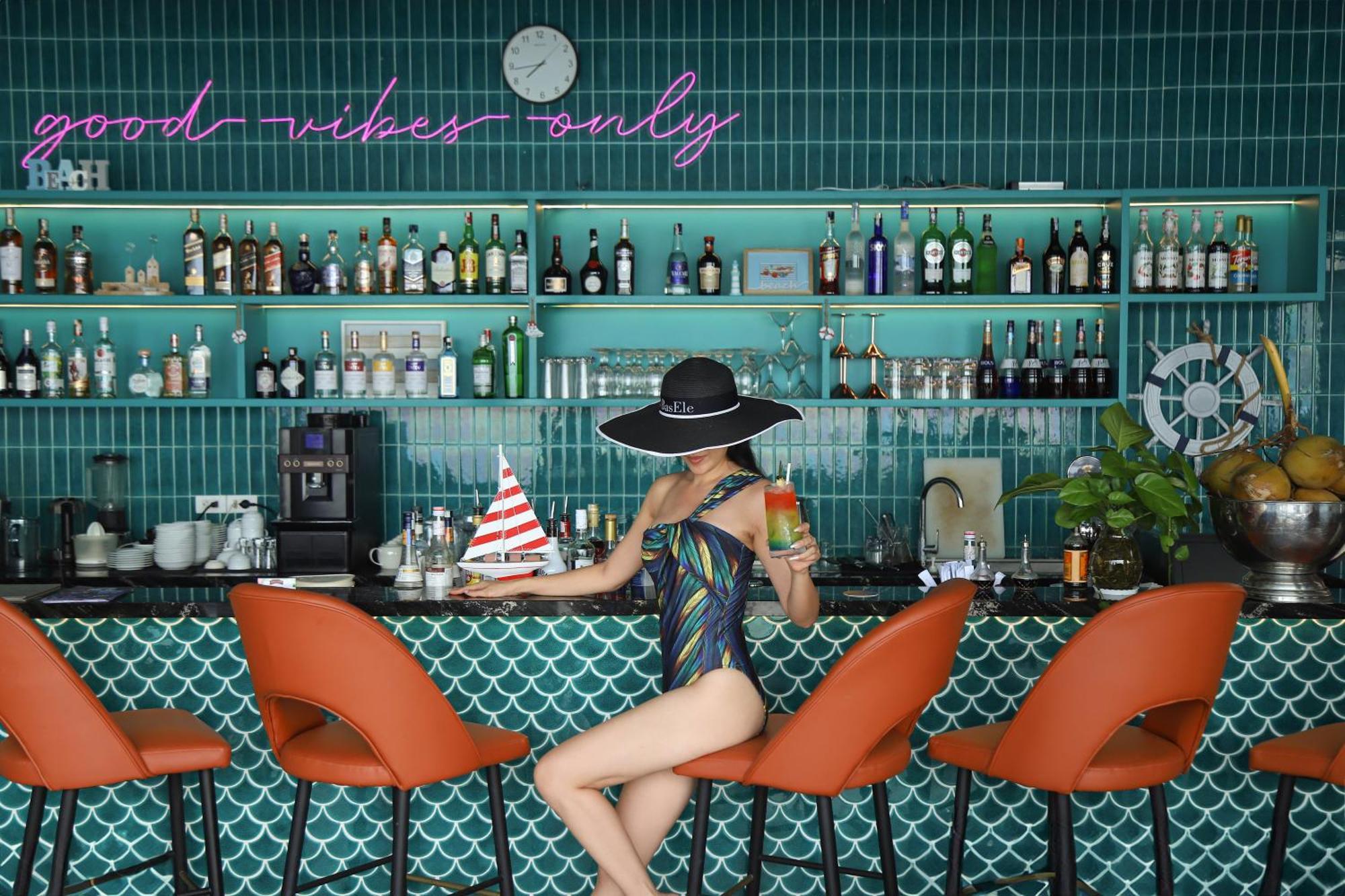 Vias Hotel Vung Tau - Transportation Included Екстериор снимка The Pool Bar