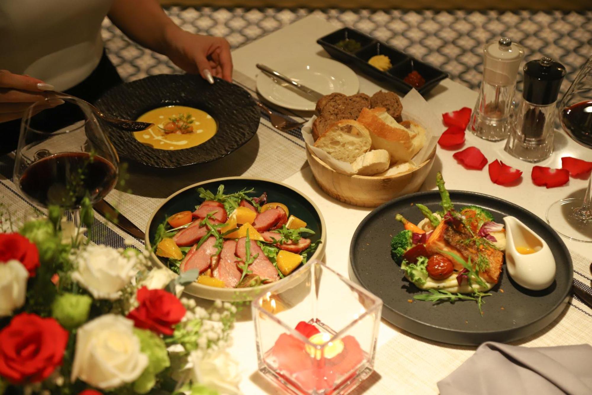 Vias Hotel Vung Tau - Transportation Included Екстериор снимка A meal at the restaurant