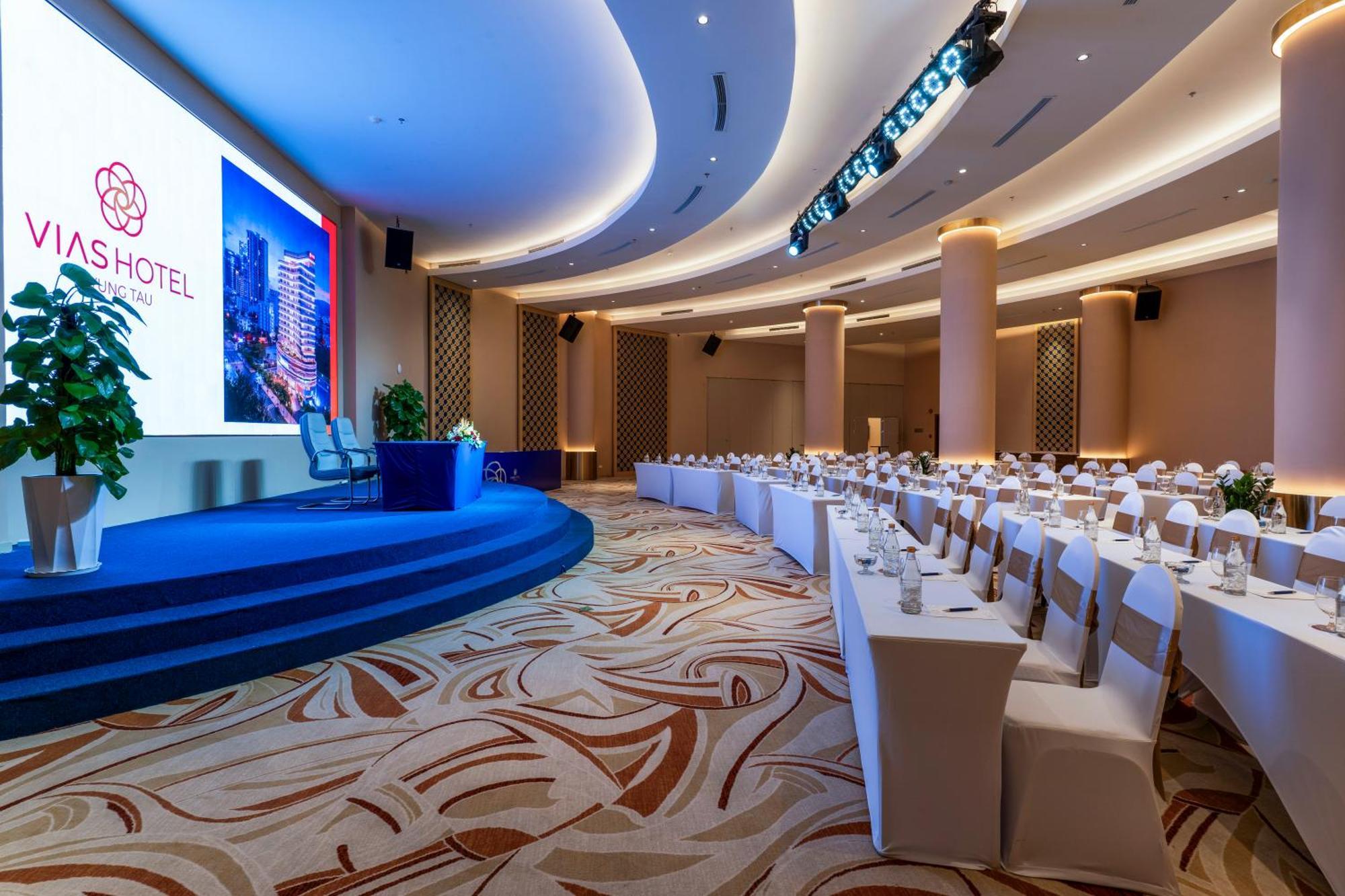 Vias Hotel Vung Tau - Transportation Included Екстериор снимка