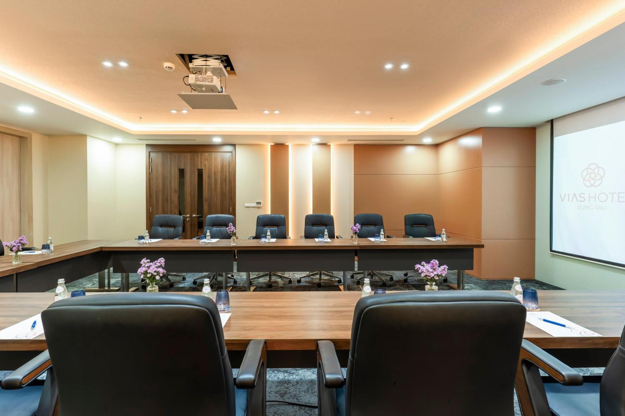 Vias Hotel Vung Tau - Transportation Included Екстериор снимка